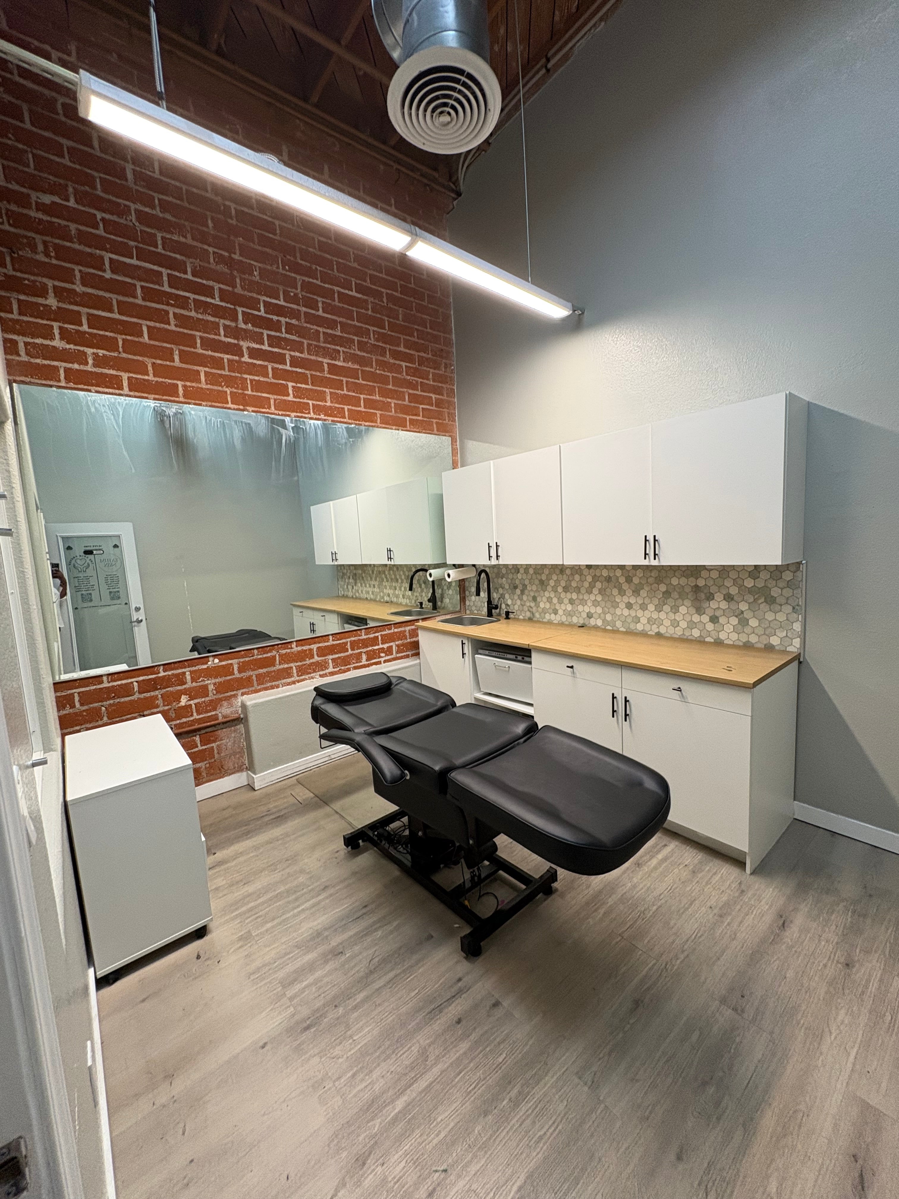 Esthetician Suite